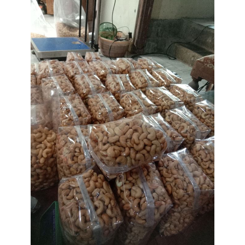 

Kacang Mede