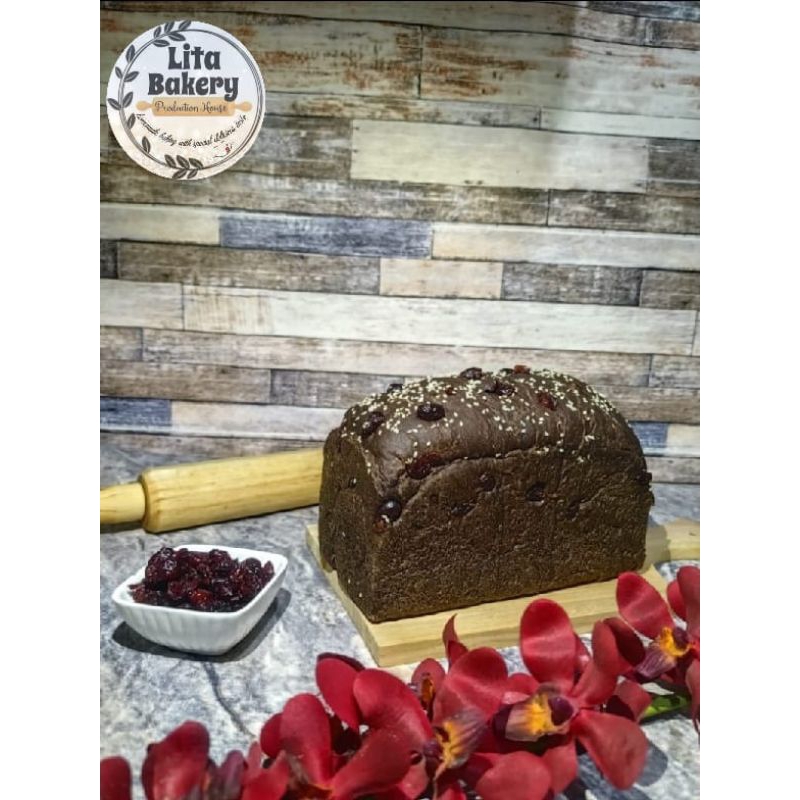 

Roti Gandum Dark Chocolate Cranberry (Bebas Gula, Telur, Susu, Butter) dengan Olive Oil