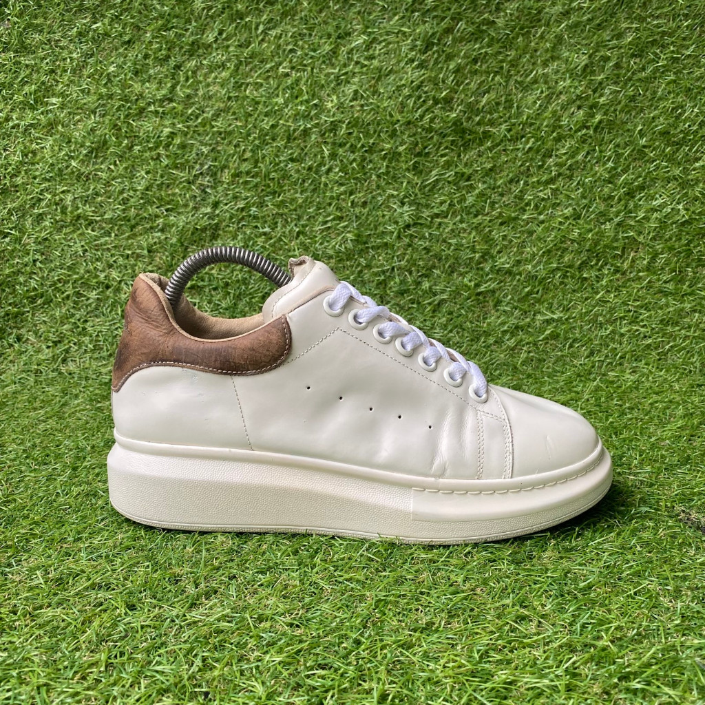 Alexander McQueen Oversized Sneakers Bekas