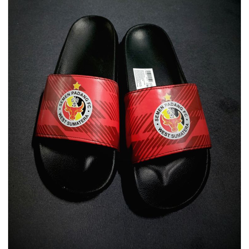 sendal slop semen padang
