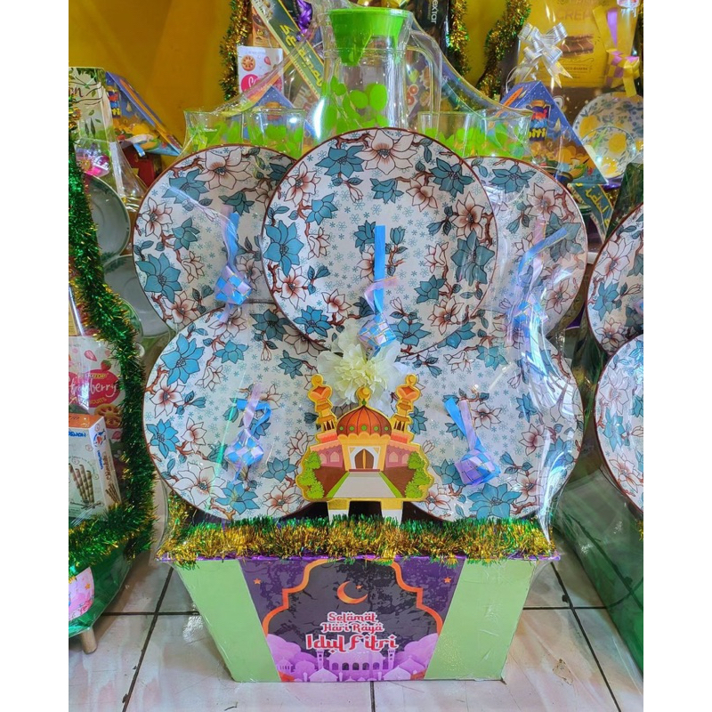 

PARCEL HAMPERS IDUL FITRI LEBARAN PIRING PECAH BELAH MIX TEA SET