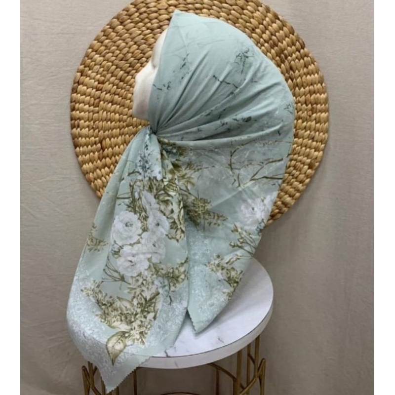 HIJAB SEGI EMPAT MOTIF BUNGA WARNA MINT KERUDUNG VOAL PREMIUM