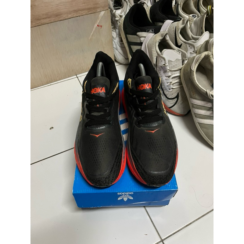 sepatu hoka raning second