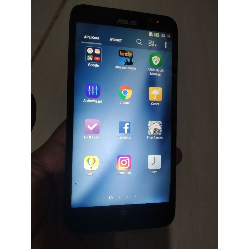 Asus Z00AD hidup minus Retak