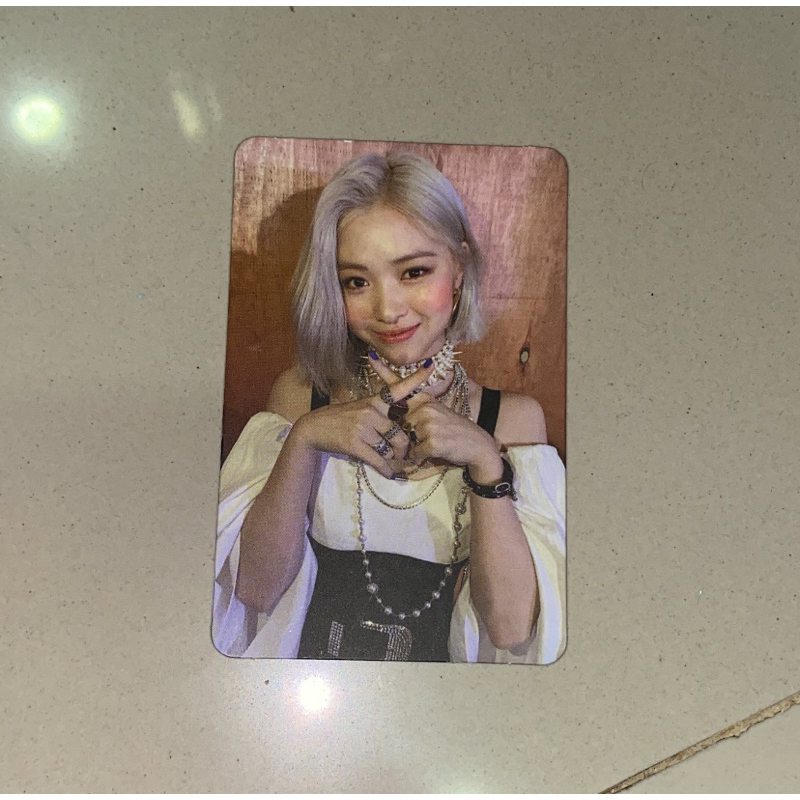 PHOTOCARD OFFICIAL ryujin itzy NOTSHY