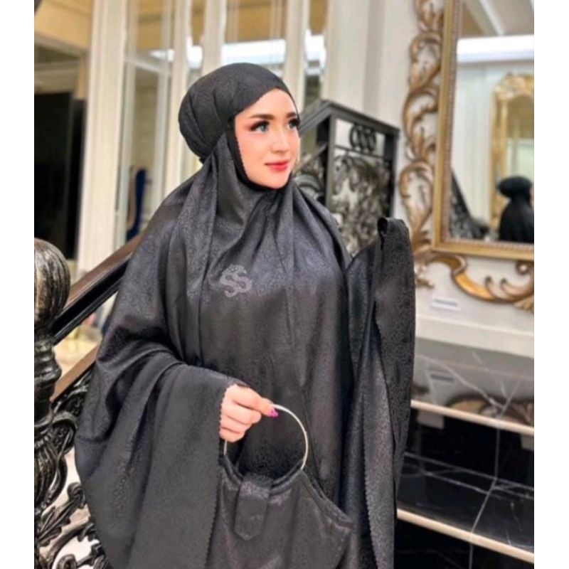 Mukena Hitam Mewah by Shellasaukia