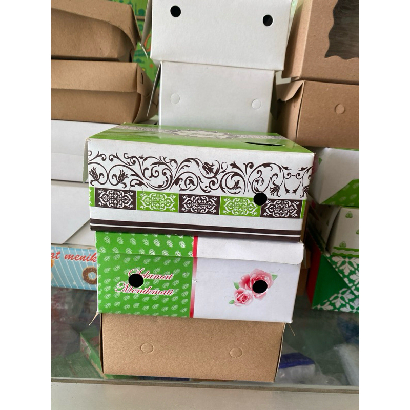 

kotak kue 16x12 hrg per 20 lmbr