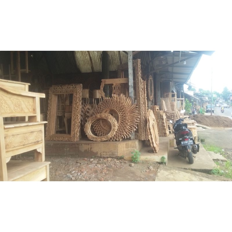 Meubel Bingkai Cermin Kayu Jati Adtjwa meubel ukir