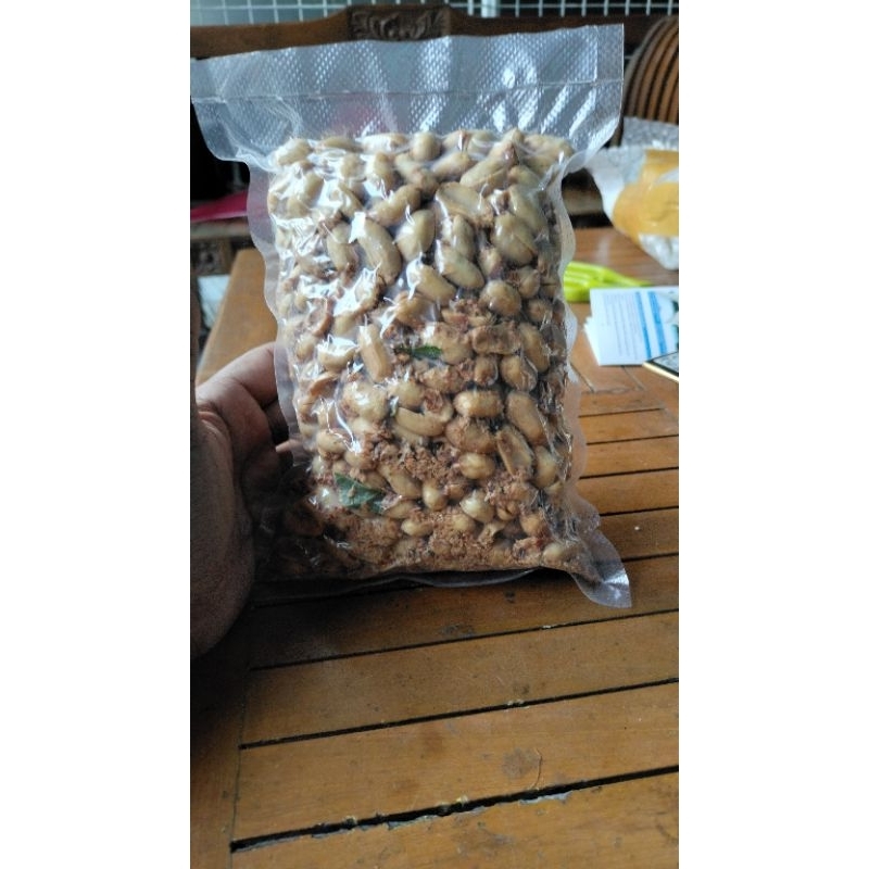 

kacang bali 500 gram kacang bumbu kacang pedas kacang gurih kacang goreng