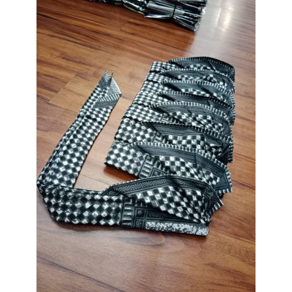 [ALIZ] Udeng Setengah Jadi Bali Atasan Laki Laki Kepala bisa Diatur Motif Premium Kotak Batik Wayang