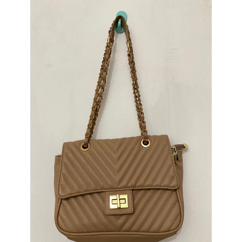 PRELOVED TAS ELIZABETH/ TAS ELIZABETH SLINGBAG/TAS WANITA/TAS WANITA BRANDED