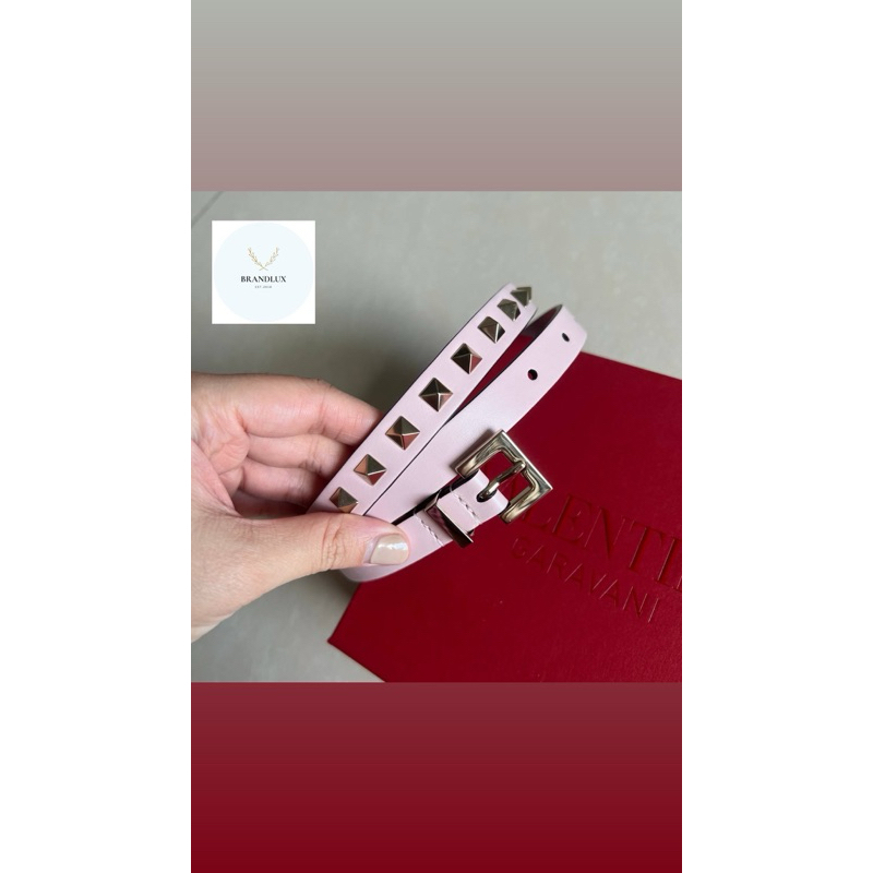 Valentino rockstud thin belt in rose quartz