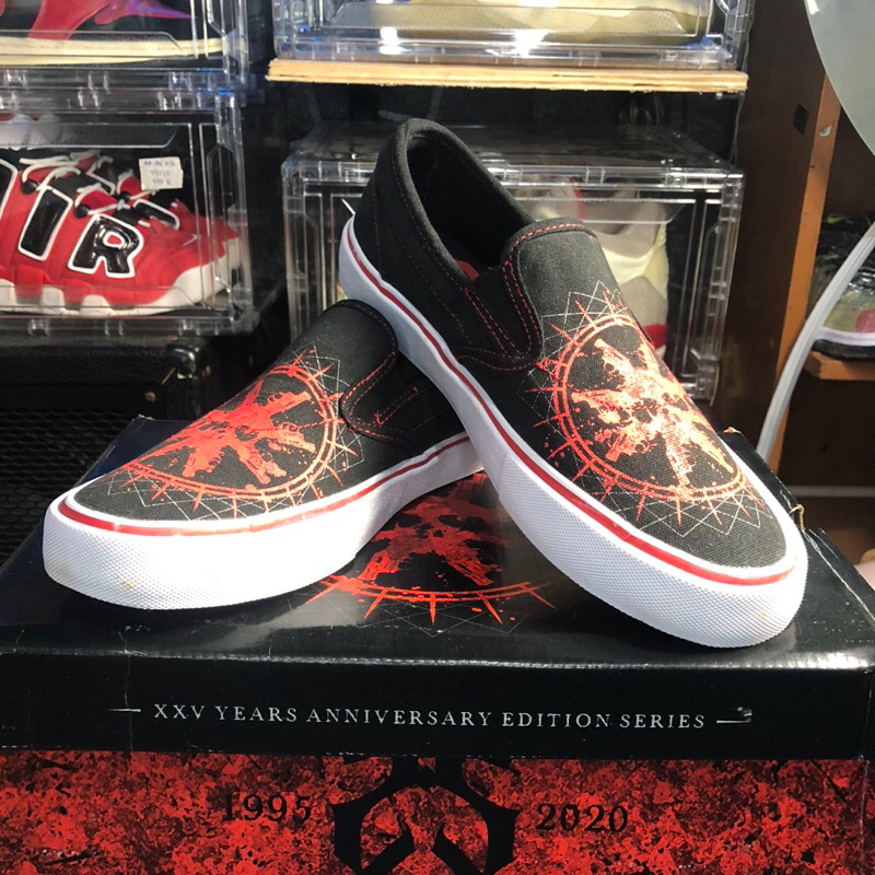 Saint Barkley X Burgerkill size 39