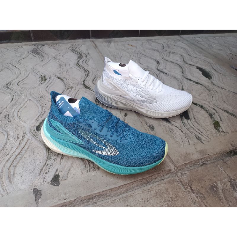 910 nineten sepatu lari haze infiknit