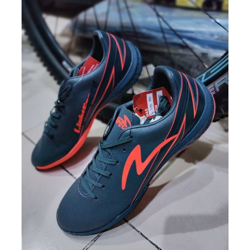 Sepatu futsal SPECS original light speed 20 fwd in