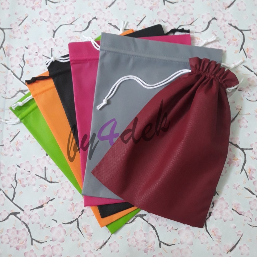 

Pouch 25x29 +4cm Bahan Spunbond Polos Warna Hitam, Abu, Biru dll. K54 - Biru Muda