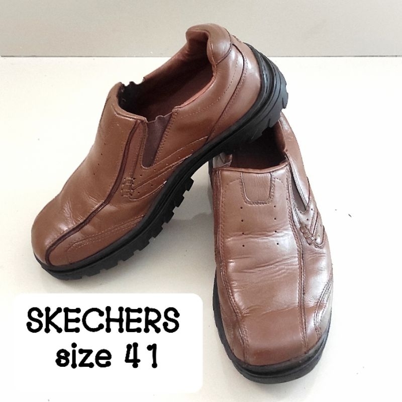 Sepatu pria SKECHERS Shape-ups sz 41, preloved