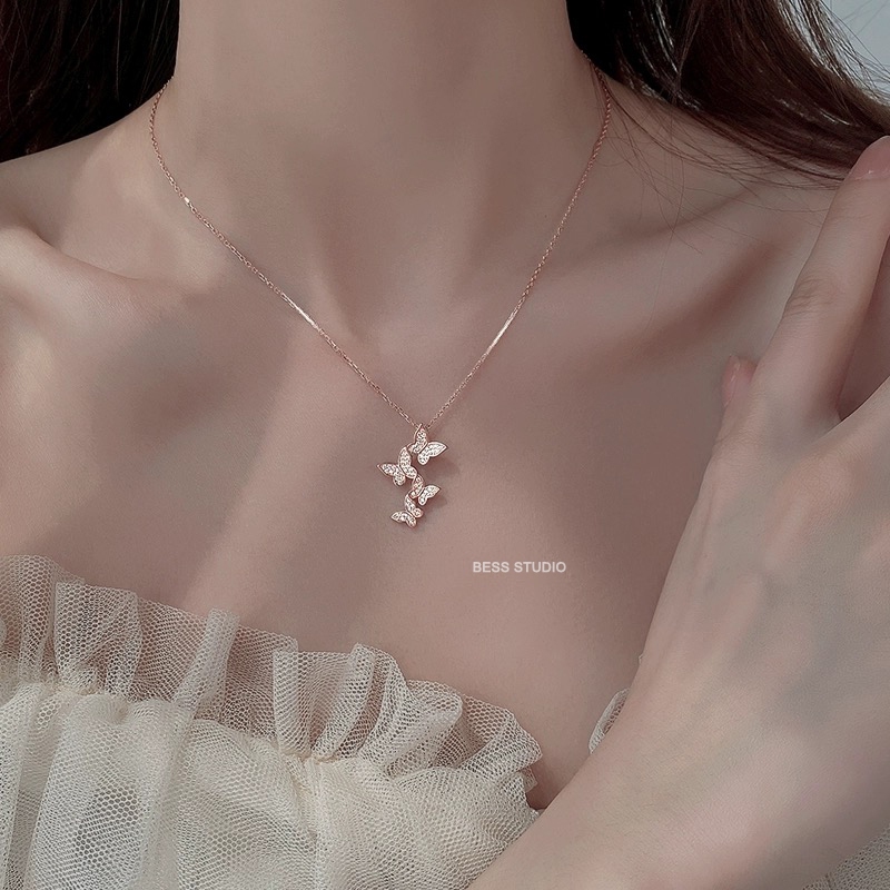 kalung kupu kupu kalung titanium wanita anti karat Kalung Berlian Kupu-Kupu Mawar Emas