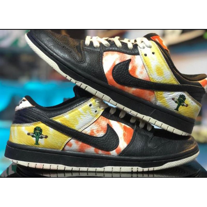 NIKE SB DUNK LOW RAYGUN TIE- DYE BLACK SECOND MULUS MURAH