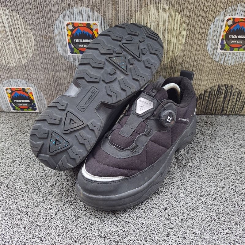 Sepatu NEPA Isenberg