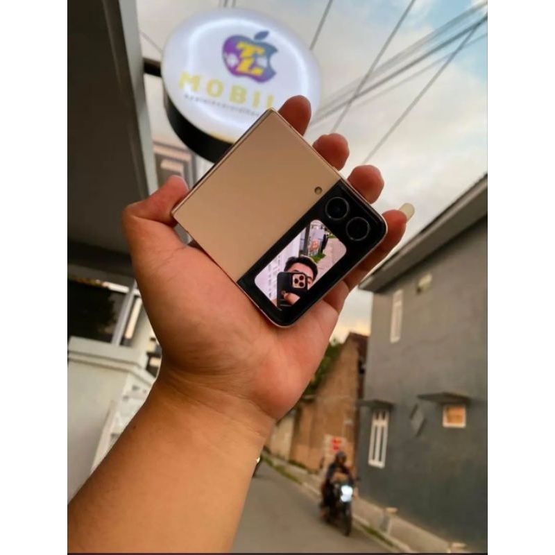 Samsung Z Flip 4 8/256 GB