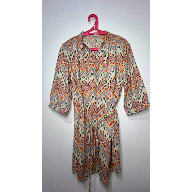 Blouse Minimal model Tunik abstrak