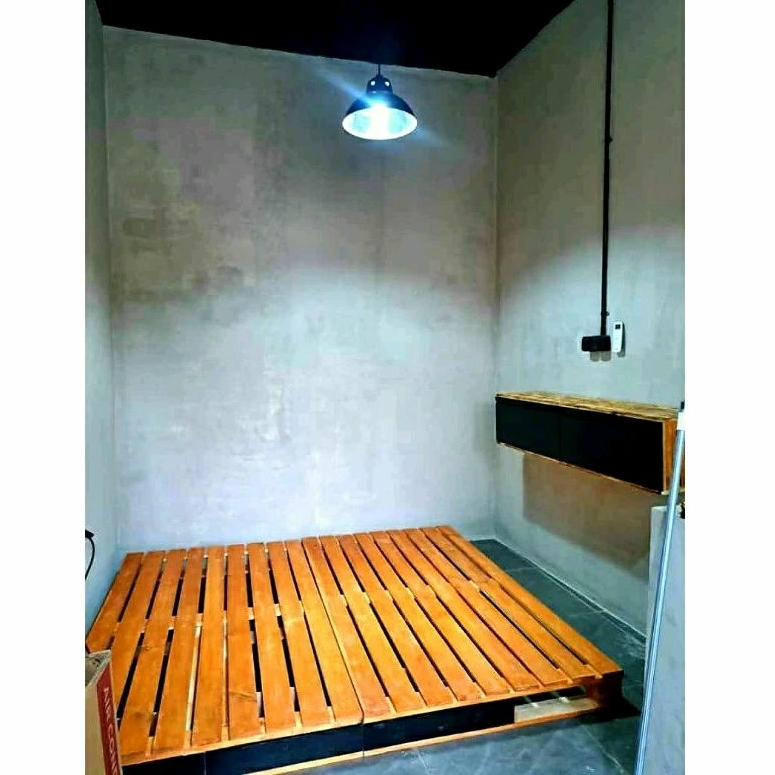 Dipan palet / Alas tidur lesehan