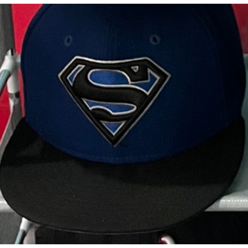 topi new era superman