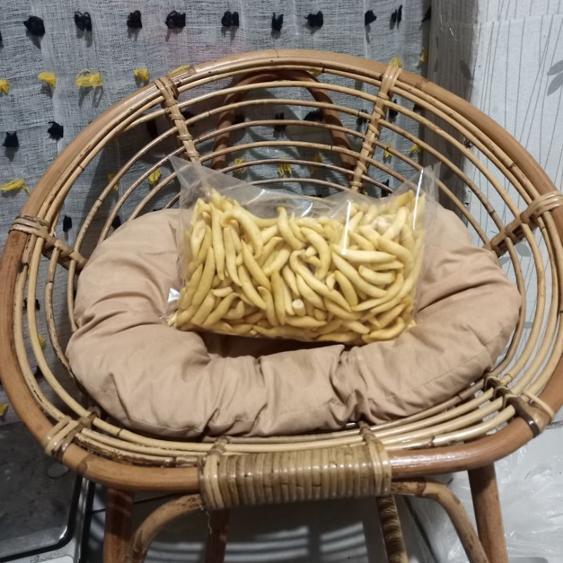 

Cemilan Khas Cirebon Kue Telur Gabus Keju