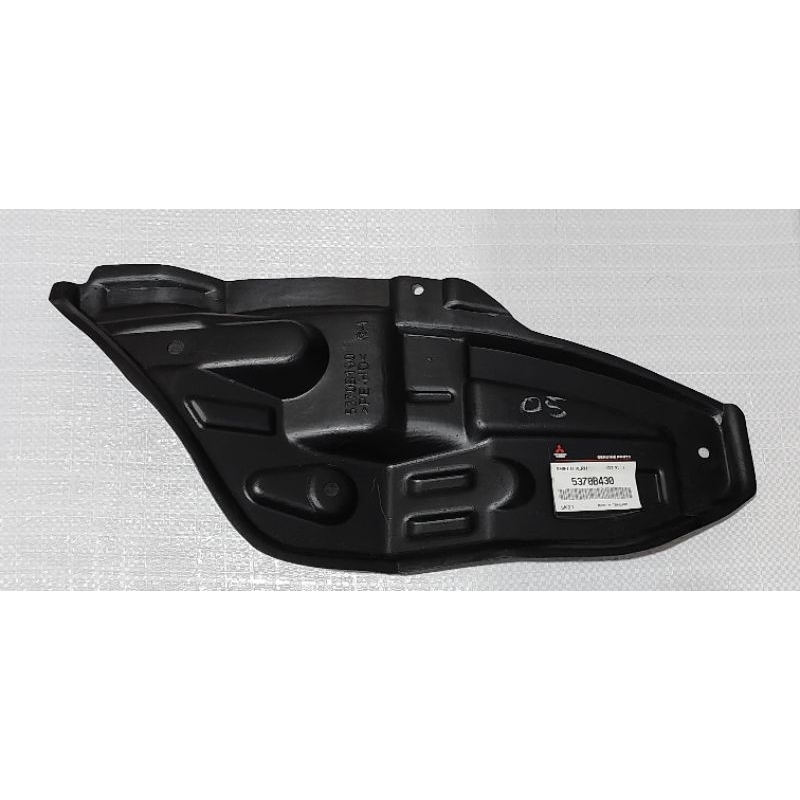 inner fender belakang kanan RH mitsubishi pajero sport 2012-2015