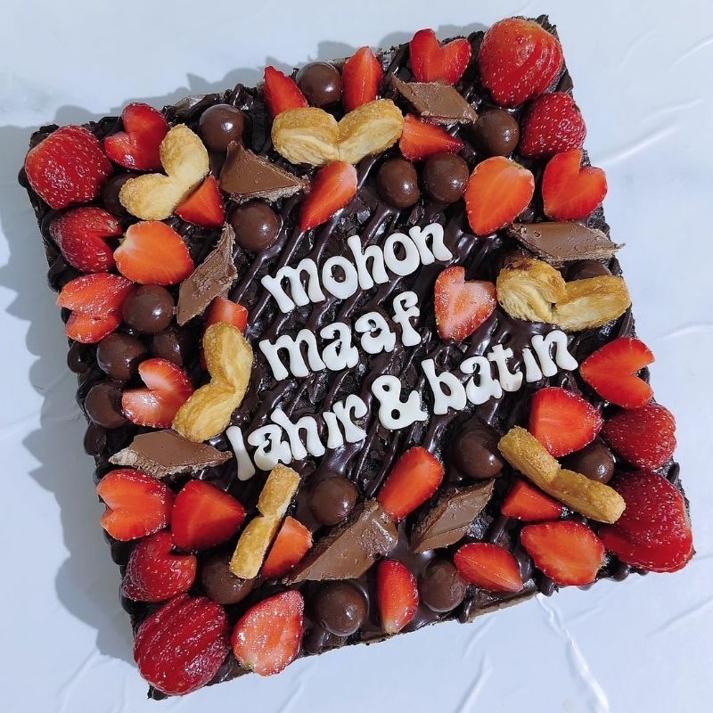 

Brownies Full Strawberry 20x20 (Free card, pisau, pita, request tulisan)