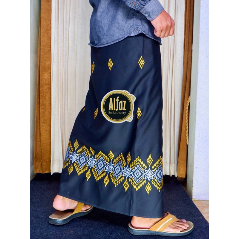 Wadimor Hitam dan Sarung alfaz Hitam-Sarung Wadimor Bordir Motif Bali Mas / Gold dan Sarung santri K