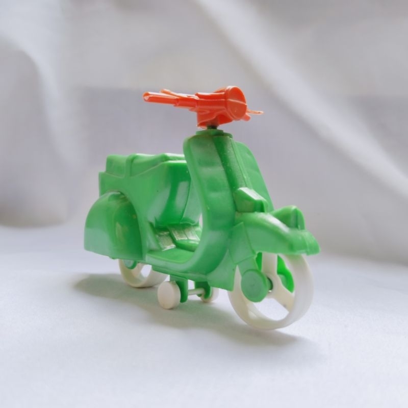 miniatur vespa, vespa plastik