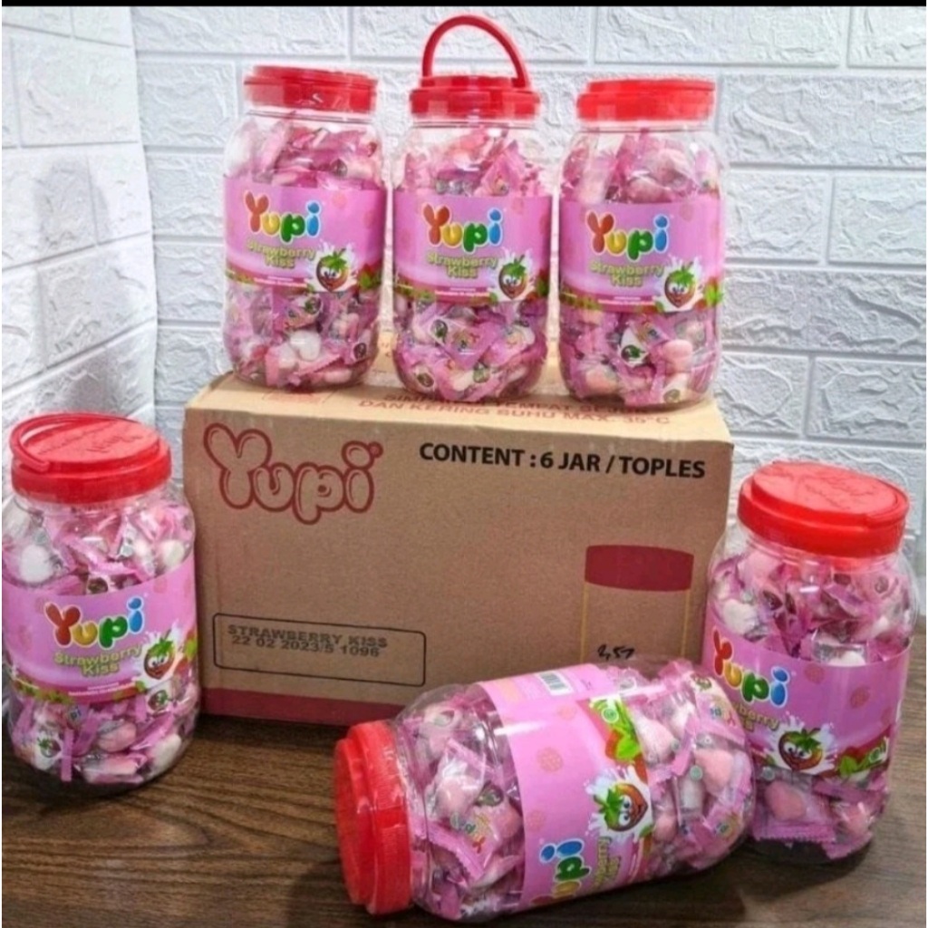 

YUPI TOPLES STRAWBERRY