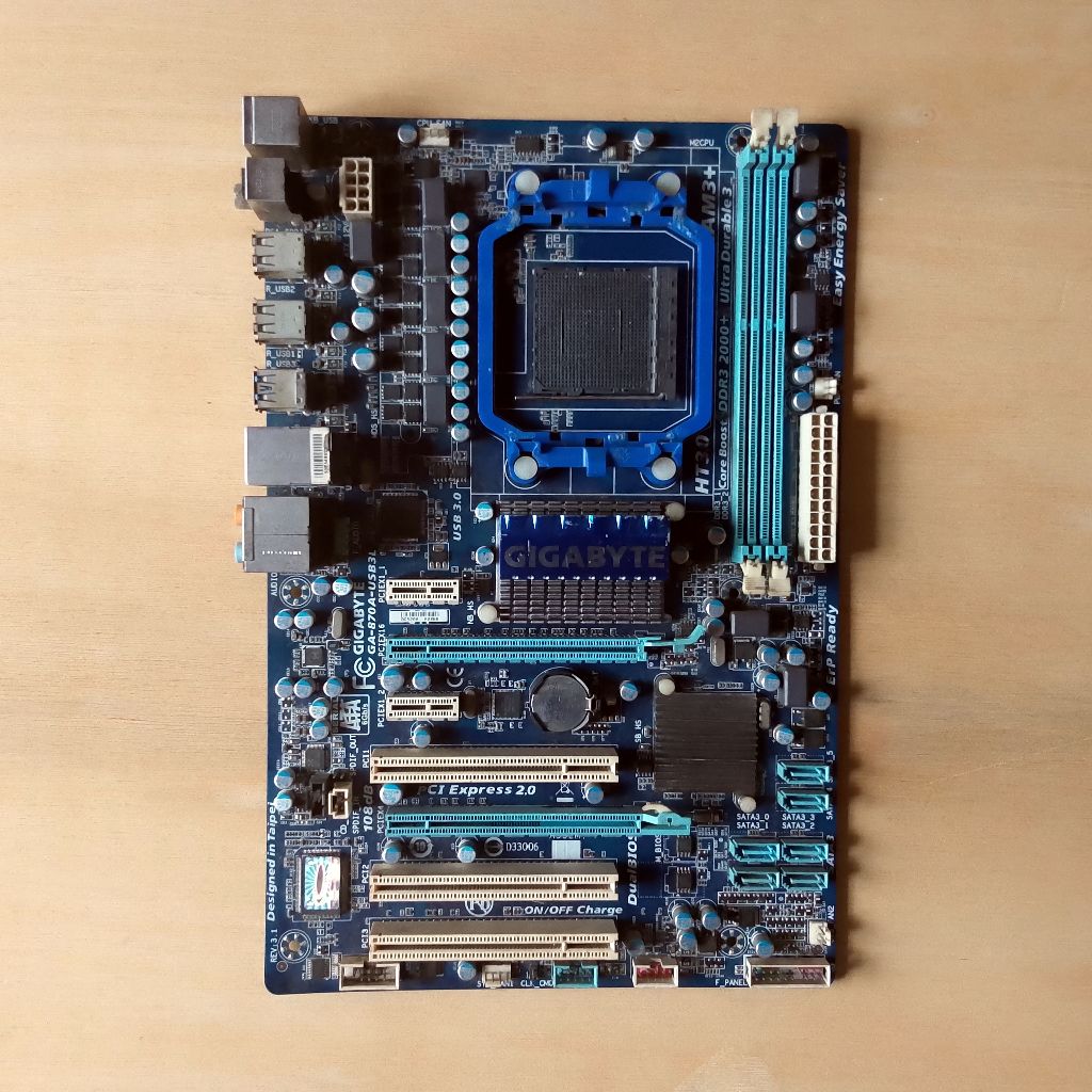 AMD AM3+ PLUS brand GIGABYTE GA-870A-USB3L Motherboard Mainboard