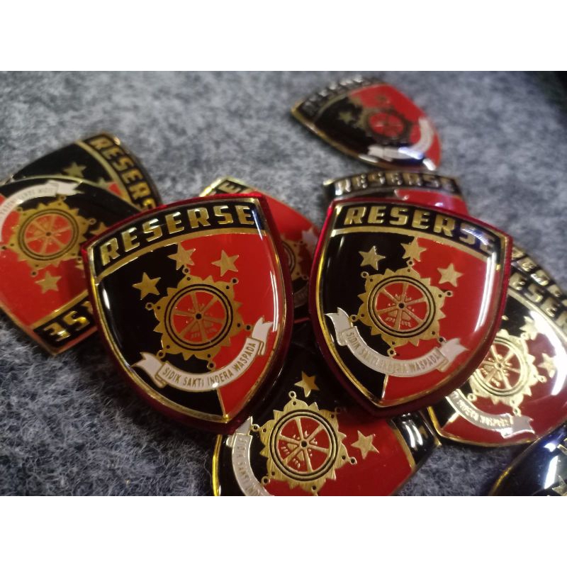 Pin Reserse Magnet Lapis Resin