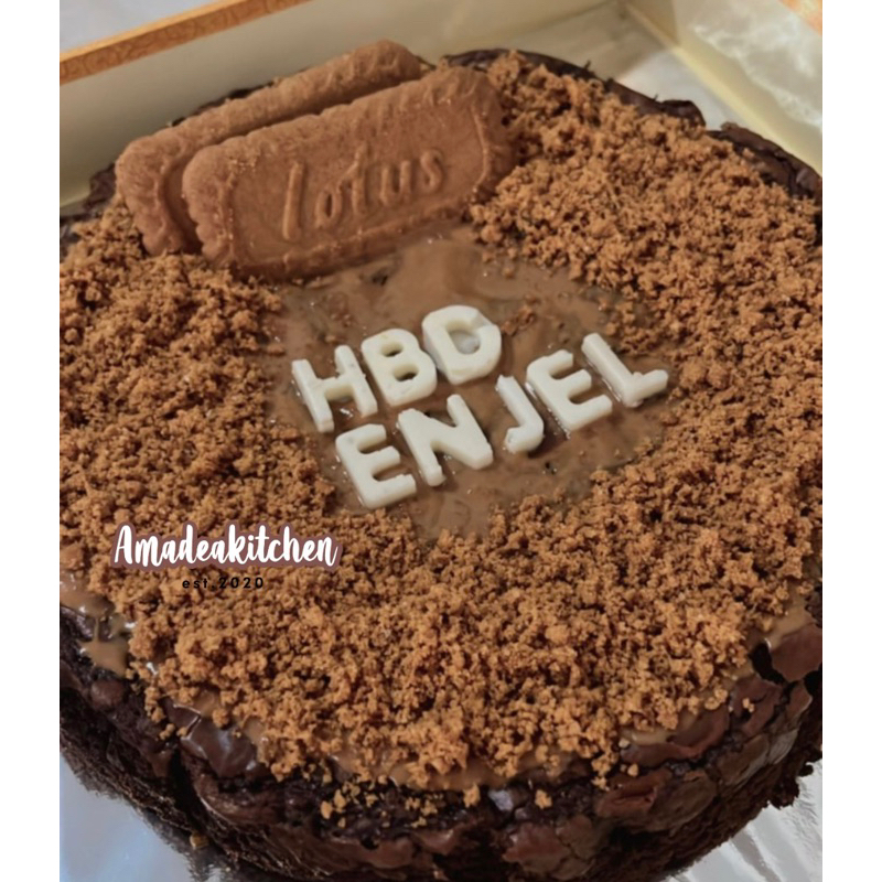 

Fudgy Brownies Tart Biscoff Lotus / Kue Ulang Tahun Custom Biscoff Lotus