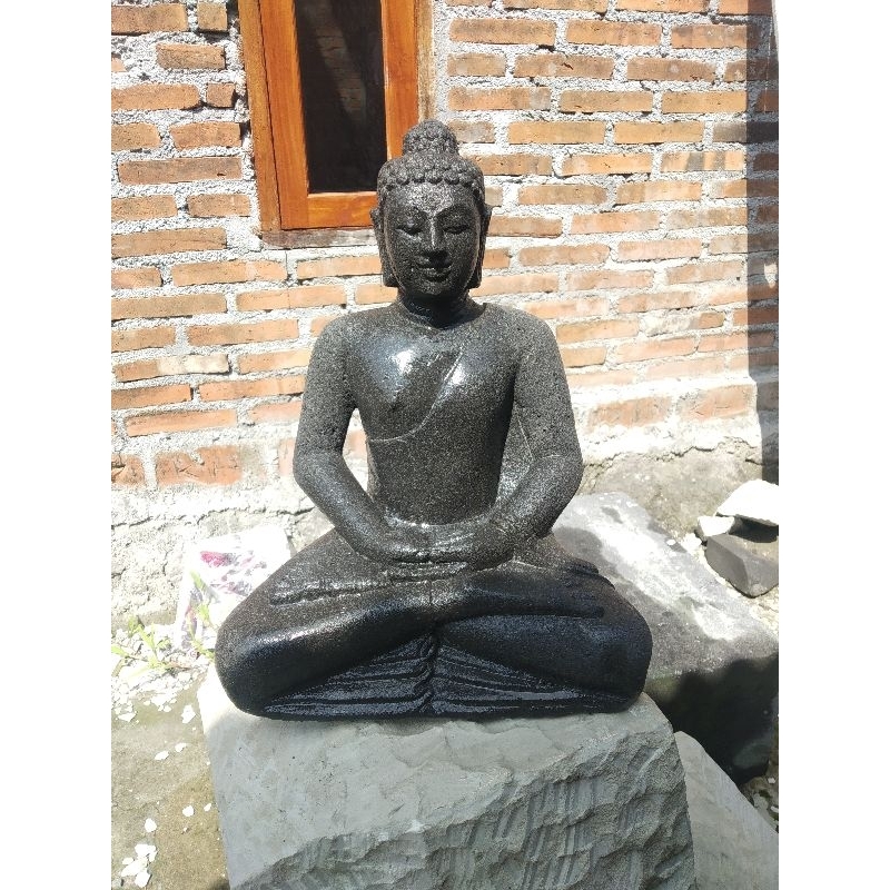 Patung budha batu hitam