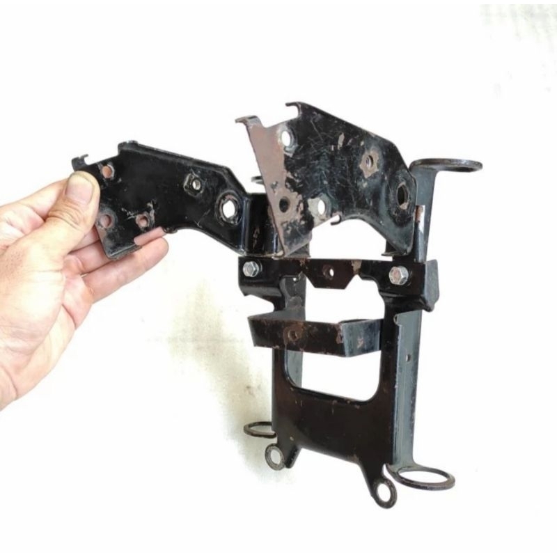 bracket braket breket dudukan pangkon batok kedok kerodong lampu depan headlamp reflektor suzuki spr