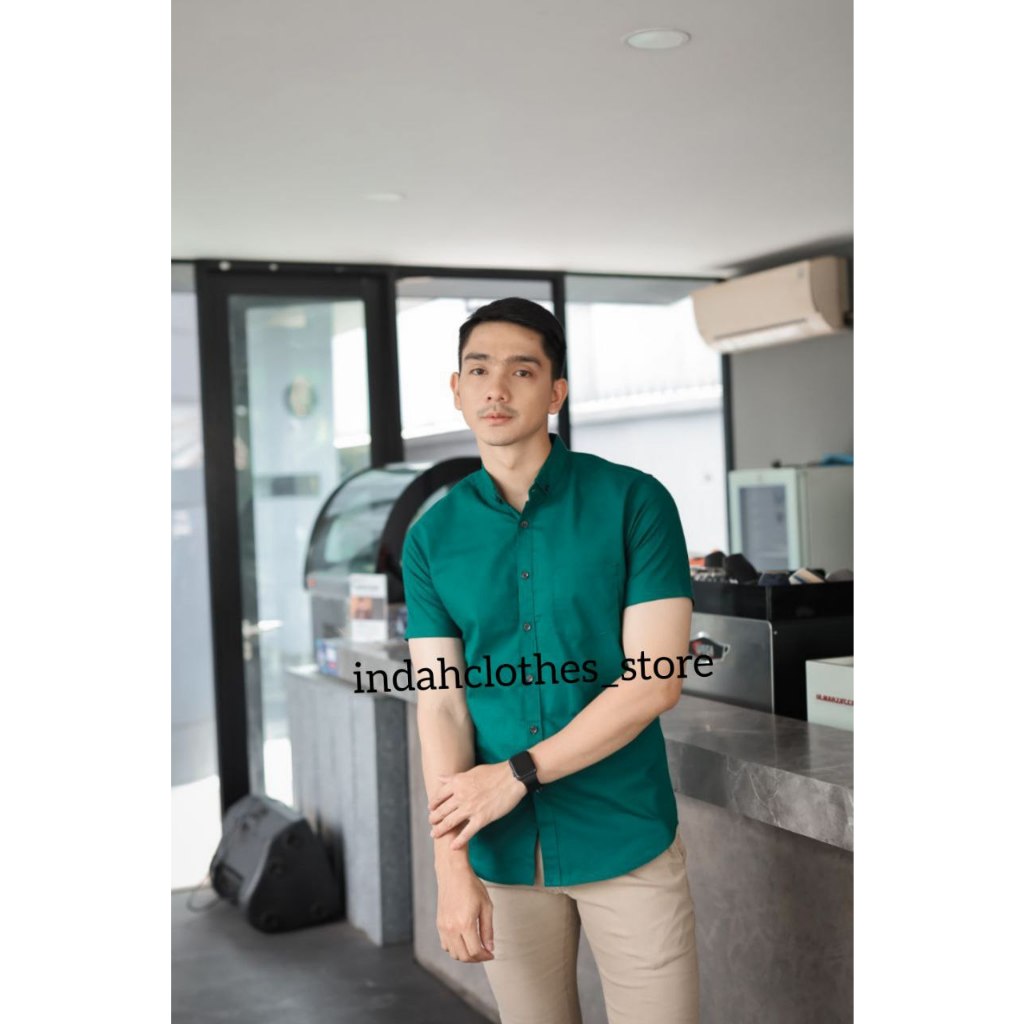 Kemeja Polos Pria Cowok Lengan Pendek Hijau Botol HeM Slimfit Casual