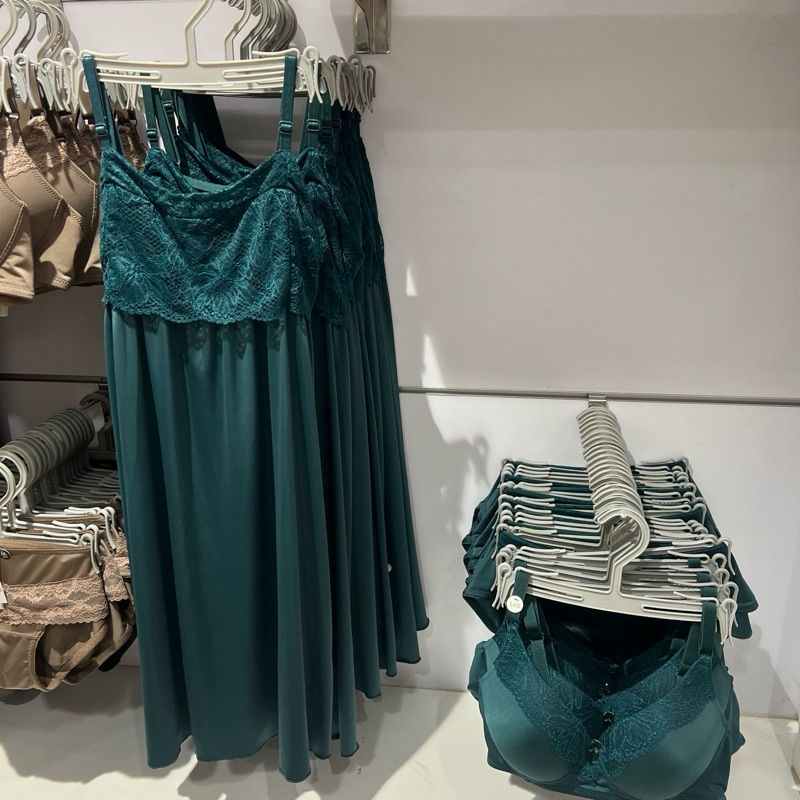 St.yves lingerie,bra dan panties satu set brokat dengan banyak pilihan warna (dijual terpisah) S-XL