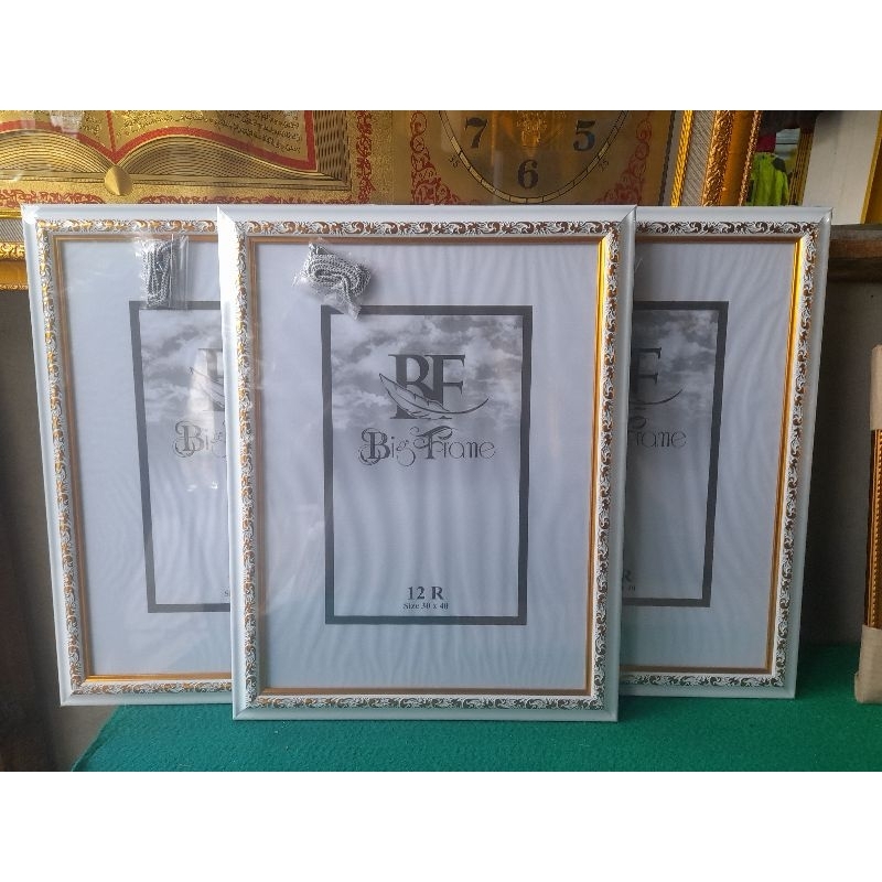 bingkai foto plus kaca singel ukir ukrn 30 x 40