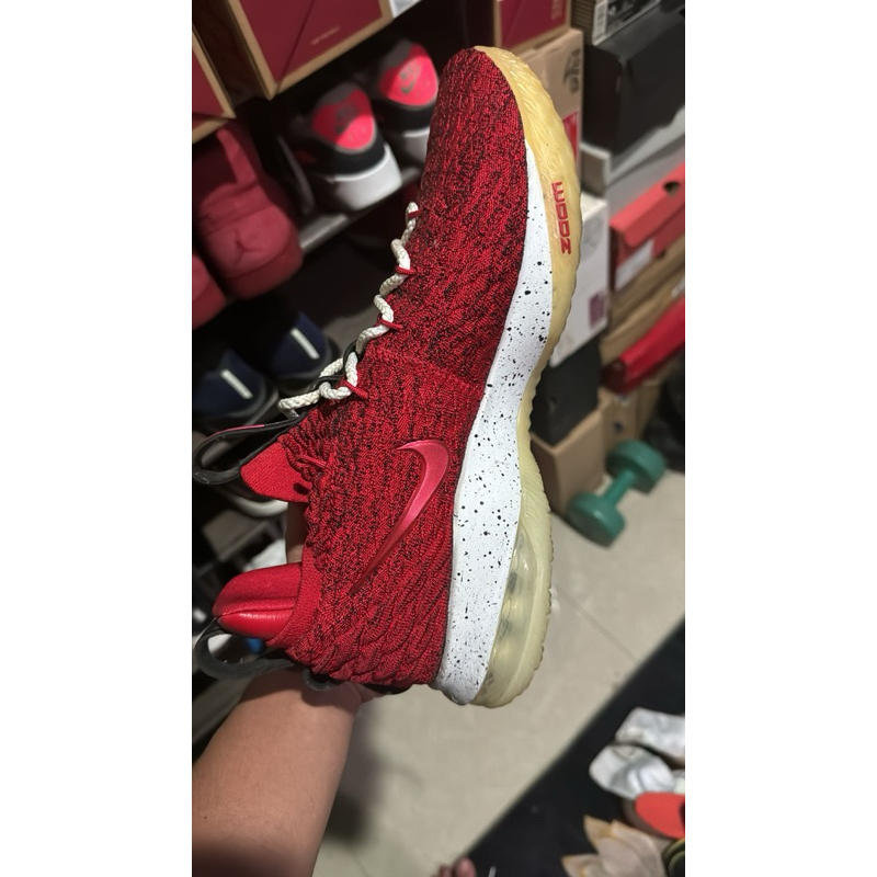 Nike LeBron 15 Low University Red Second