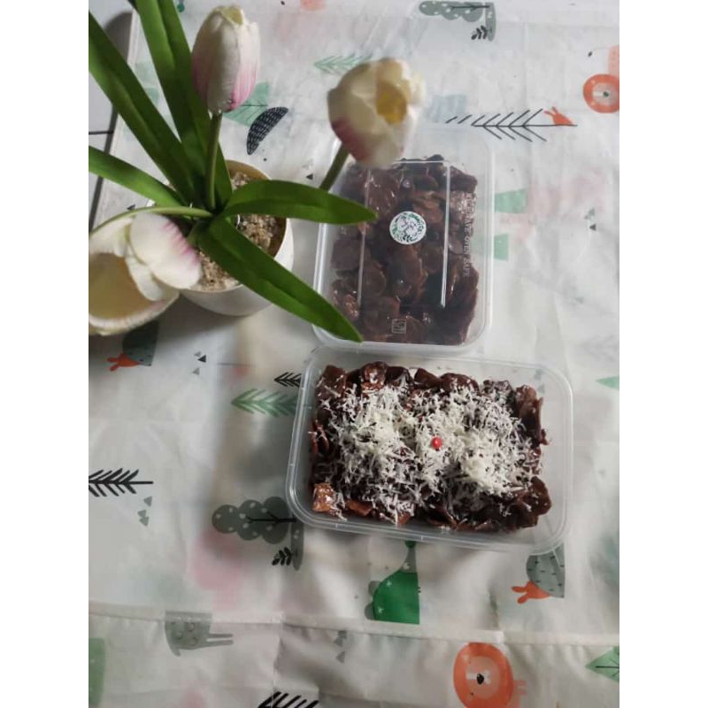 

Kripik Pisang Lumer Dengan Rasa Tiramisu Berat Thinwall 500ml/150gr