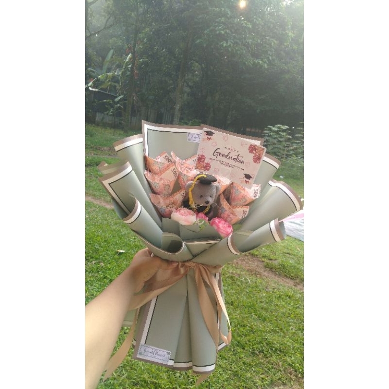 BUKET WISUDA MURAH FREE KARTU UCAPAN - buket wisuda murah/ uang mainan / buket bokena.