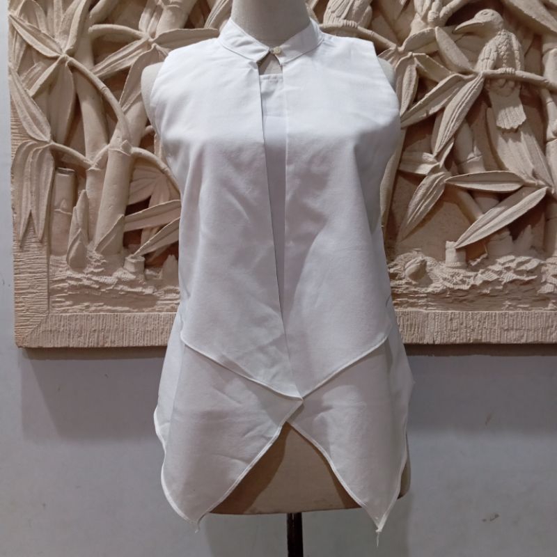 Atasan Putih/ Blouse Putih/ Atasan Wanita Tanpa Lengan Preloved/ Blouse Unik