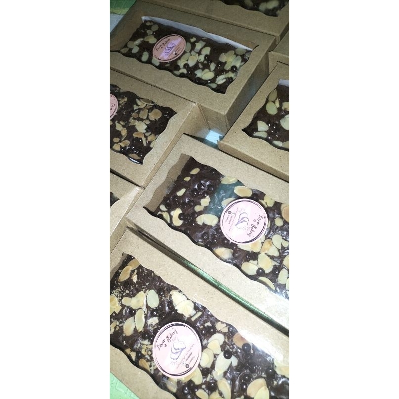 

Brownies Fudgy || Brownies || Brownies coklat || Brownies fudy murah 20×10 || Brownies almond chocochip