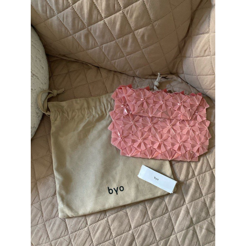 Byo Clutch preloved