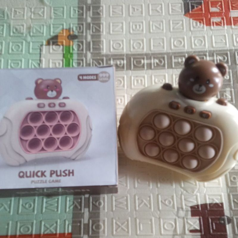 Quick push/puzzle game
