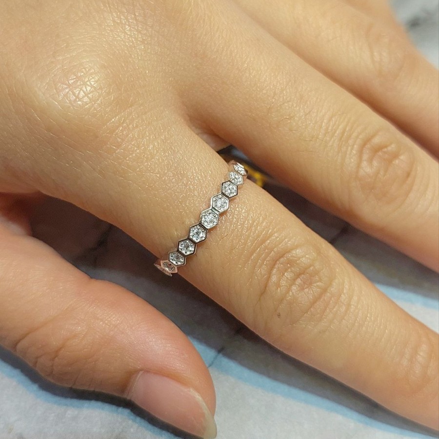 Perhiasan Wanita Cincin Emas Putih Full Zircon 1.75 Gram 17K 750 (CH215)